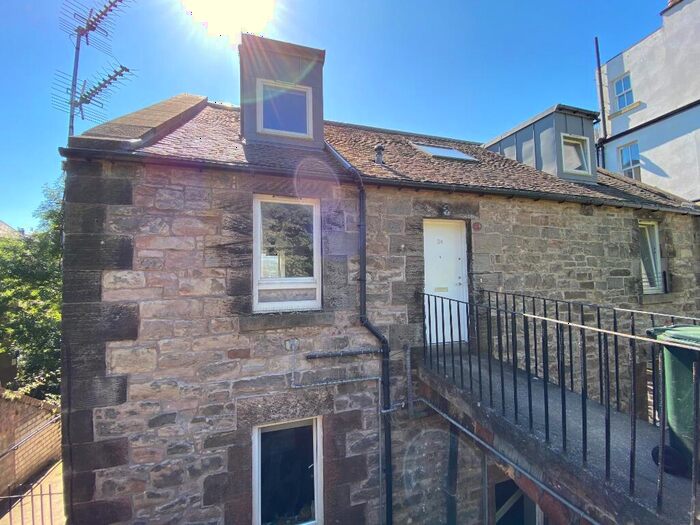 6 Bedroom Flat To Rent In St Leonard`s Bank, Newington, Edinburgh, EH8