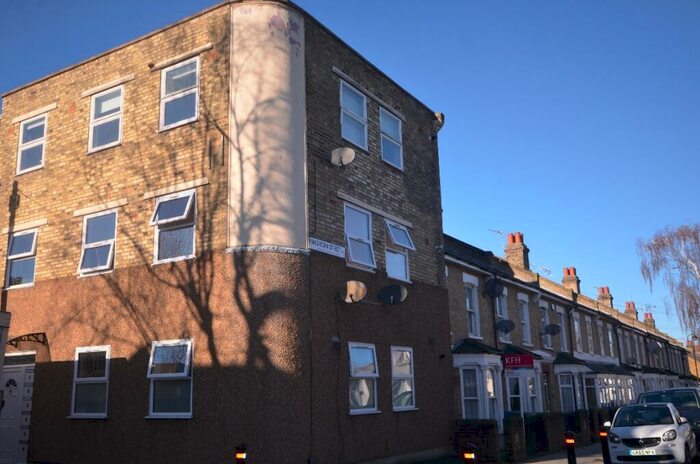 1 Bedroom Flat To Rent In Waghorn Street, Peckham, London, SE15