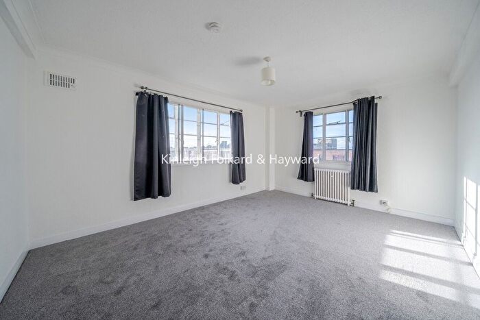 2 Bedroom Flat To Rent In Streatham Hill, London, SW2