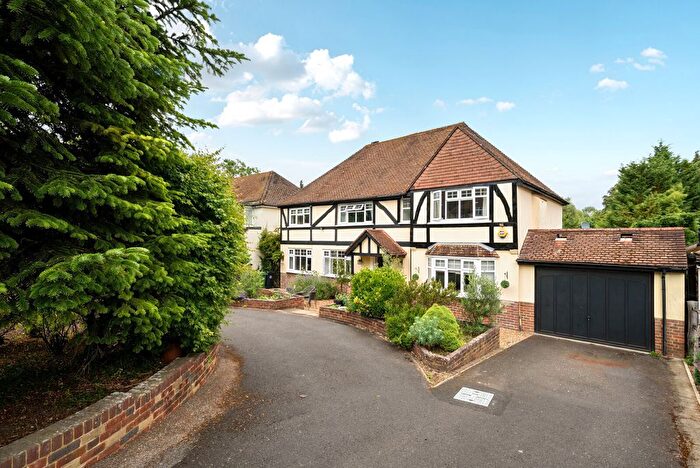 4 Bedroom Detached House To Rent In Hawks Hill Close, Fetcham, KT22