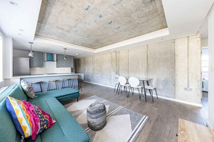 2 Bedroom Flat To Rent In Elm Grove, London, SW19