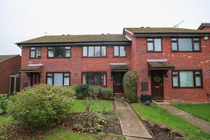 3 Bedroom Terraced House For Sale In Dunkirk Close, Wokingham, RG41