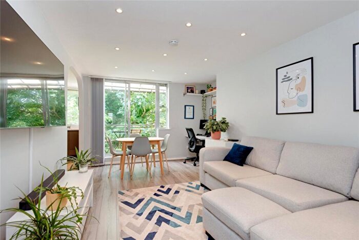 1 Bedroom Flat For Sale In Gascony Avenue, West Hampstead, NW6