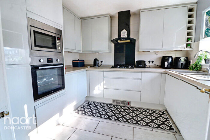 3 Bedroom Detached House For Sale In Fiddlers Drive, Armthorpe, Doncaster, DN3