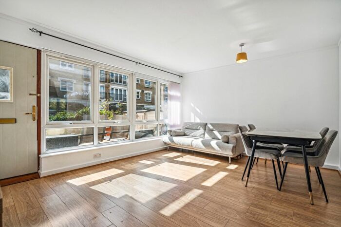 2 Bedroom Terraced House To Rent In Keswick Road, Putney, London, SW15