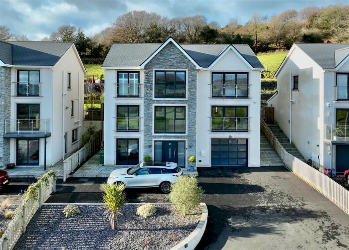 6 Bedroom Property For Sale In Llanedi Road, Pontarddulais, Swansea, SA4