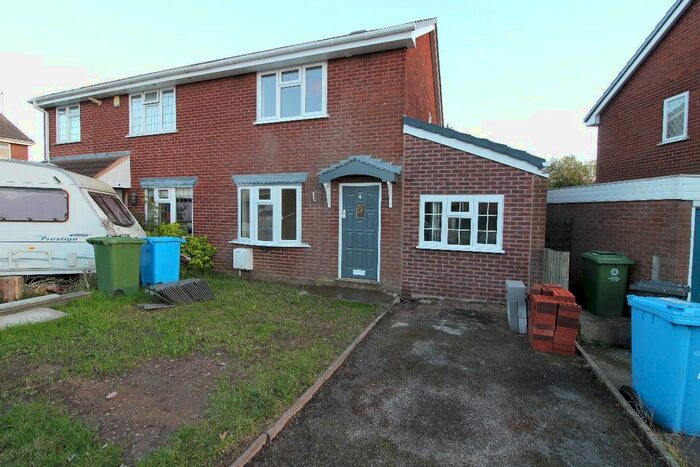 3 Bedroom Semi-Detached House To Rent In Huddlestone Close, Featherstone, Wolverhampton WV10