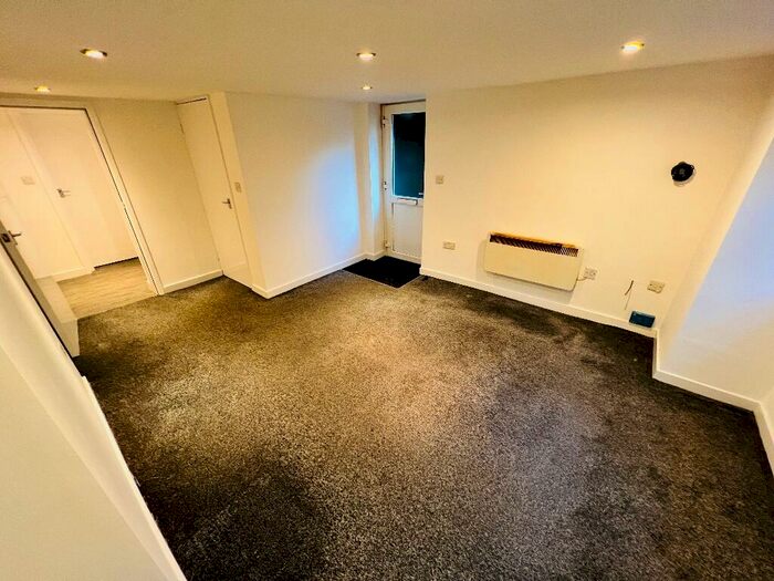 1 Bedroom Flat To Rent In Park Road, Stretford, Manchester, M32