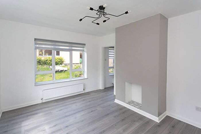 1 Bedroom Flat For Sale In Summerhouse Way, Watford, Abbots Langley, WD5