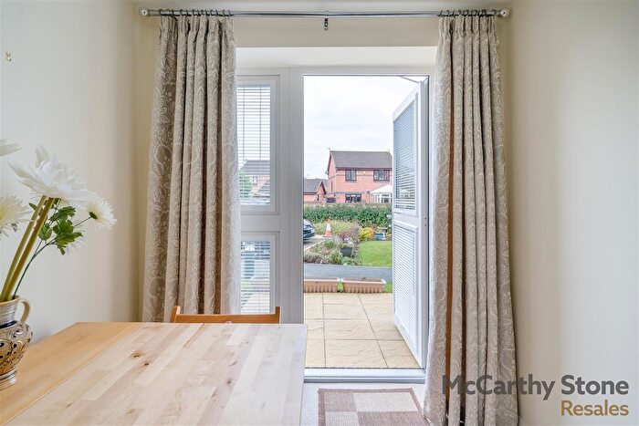 1 Bedroom Flat For Sale In Burlington Gardens, Leyland, PR25
