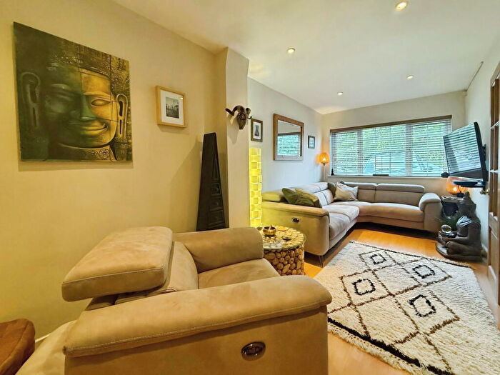 3 Bedroom End Of Terrace House For Sale In Oakleigh Close, Swanley, BR8