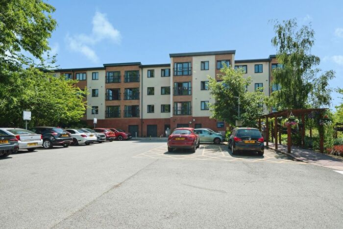 2 Bedroom Flat For Sale In Queensway, Oldbury, West Midlands, B68
