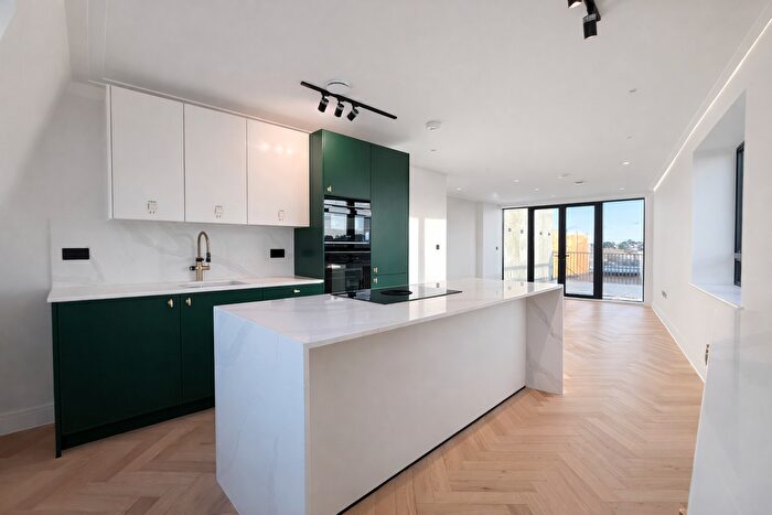 3 Bedroom Flat To Rent In Cannon Hill Lane, Raynes Park, SW20