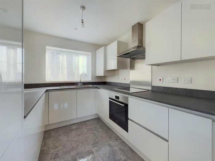 3 Bedroom Semi-Detached House To Rent In Headlands Close, Crowland, Peterborough, PE6