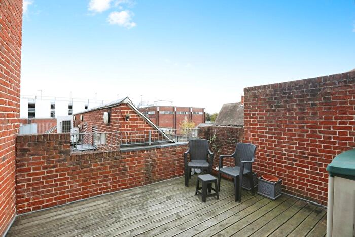 1 Bedroom House For Sale In High Street, Sittingbourne, ME10