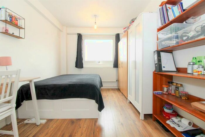 2 Bedroom Flat For Sale In Remington Road, London, N15