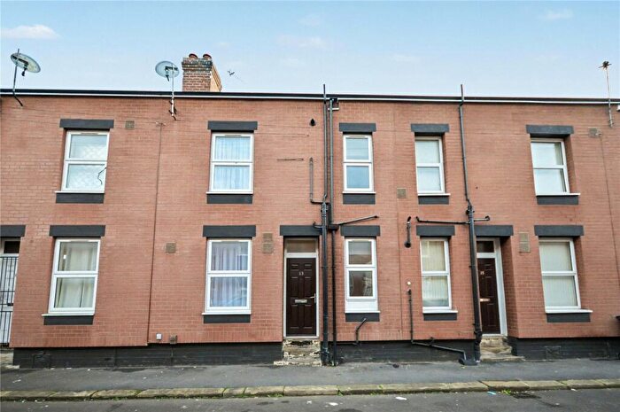 1 Bedroom Terraced House For Sale In Recreation Crescent, Leeds, West Yorkshire, LS11