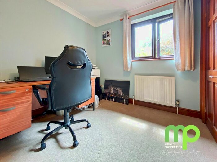 4 Bedroom Detached House For Sale In Norwich Road, Besthorpe, NR17