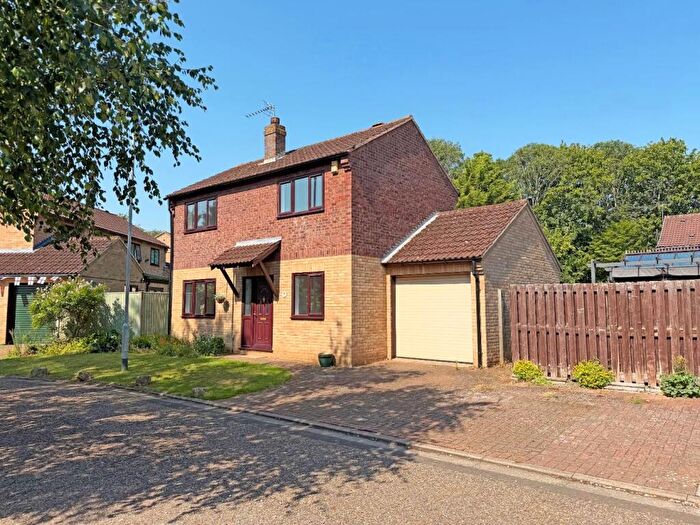 3 Bedroom Detached House For Sale In Ferryview, Orton Wistow, Peterborough, PE2
