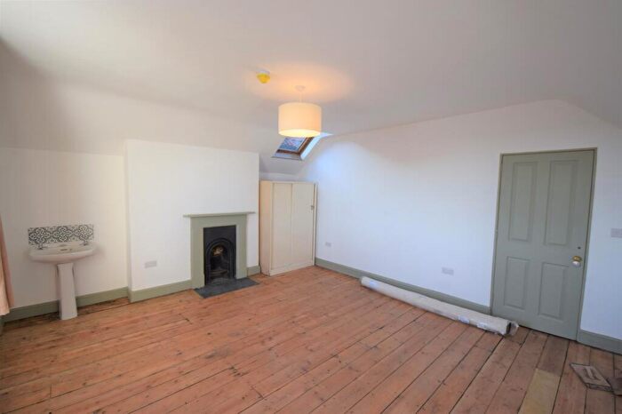 6 Bedroom House To Rent In York Road, Bristol, BS6
