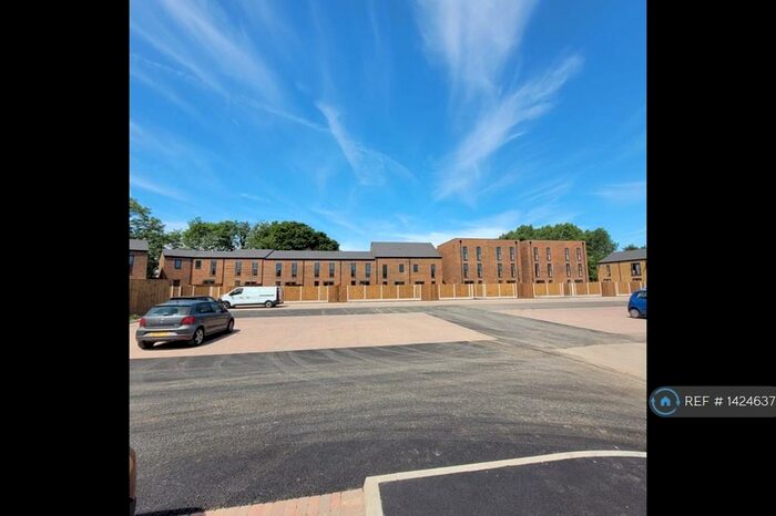 3 Bedroom Terraced House To Rent In Shergar Way, Salford, M6