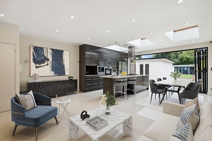 4 Bedroom Semi-Detached House To Rent In Granville Road, West Hill, SW18