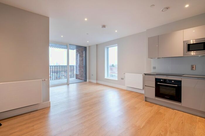 1 Bedroom Flat To Rent In Summerstown, London, SW17