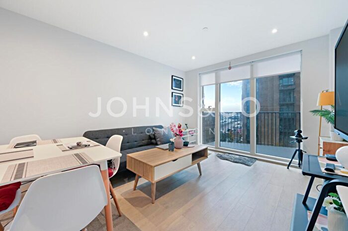 2 Bedroom Apartment To Rent In Horlicks Quarter, Slough, London, SL1