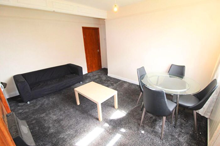 2 Bedroom Flat To Rent In Montpelier, Leeds, LS6