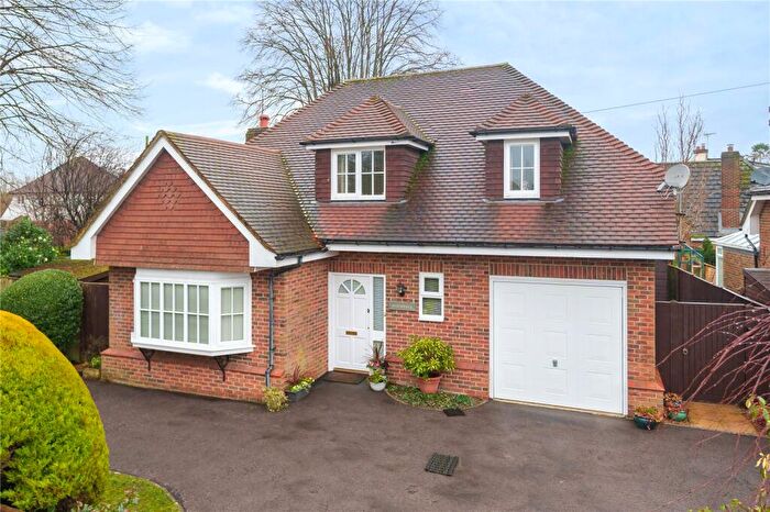 3 Bedroom Detached House For Sale In Three Stiles Road, Farnham, Surrey, GU9