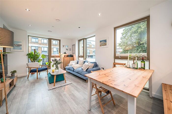 2 Bedroom Flat To Rent In Benedict Road, London, SW9
