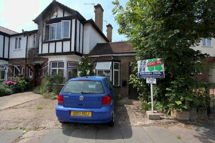 1 Bedroom Maisonette To Rent In Green Lane, Edgware, Greater London., HA8