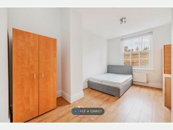 2 Bedroom Flat To Rent In Elgin Avenue, London, W9