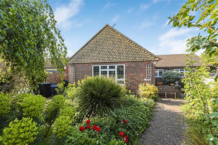 3 Bedroom Detached Bungalow For Sale In Johns Road, Meopham, DA13