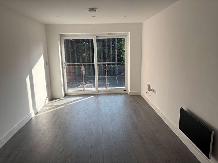 2 Bedroom Flat To Rent In Barton Road, Eccles, M30