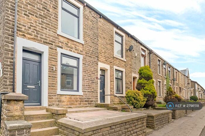 3 Bedroom End Of Terrace House To Rent In Blackburn Road, Rossendale, BB5