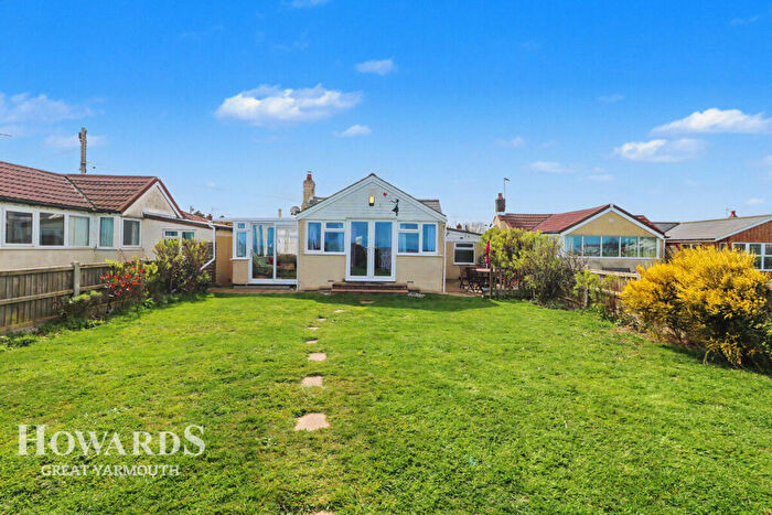 2 Bedroom Detached Bungalow For Sale In Scratby Crescent, Scratby, NR29