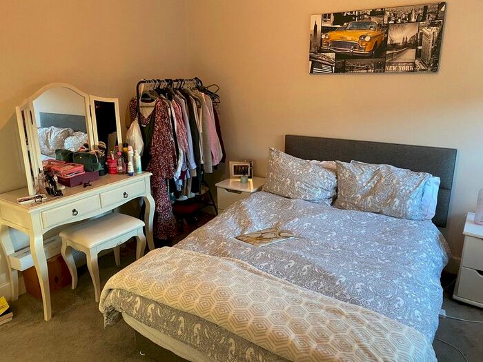 1 Bedroom Flat To Rent In Dawsons Square, Pudsey, LS28