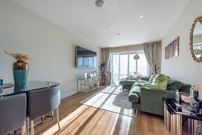 2 Bedroom Flat For Sale In Aerodrome Road, Colindale, London, NW9