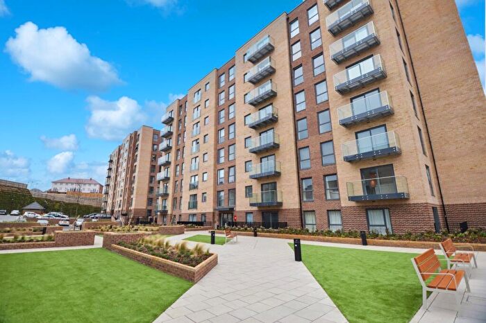 2 Bedroom Apartment For Sale In Ellesmere Court, Stirling Drive, Luton, Bedfordshire, LU2