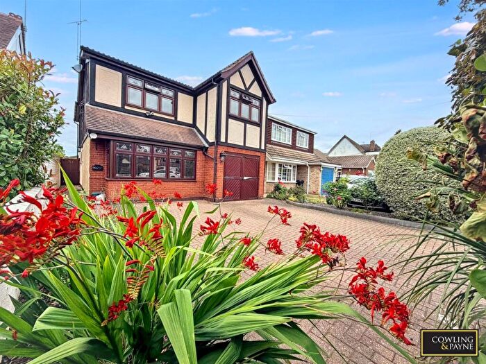4 Bedroom Detached House For Sale In Nevendon Road, Wickford, SS12