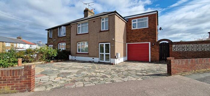 4 Bedroom Semi Detached House For Sale In Gunn Road, Swanscombe, Kent, DA10