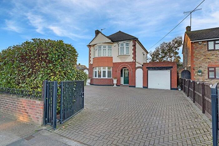 3 Bedroom Detached House For Sale In Basildon, Essex, SS14