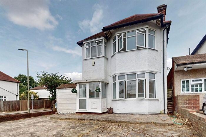 3 Bedroom Detached House For Sale In Hendale Avenue, Hendon, London, NW4