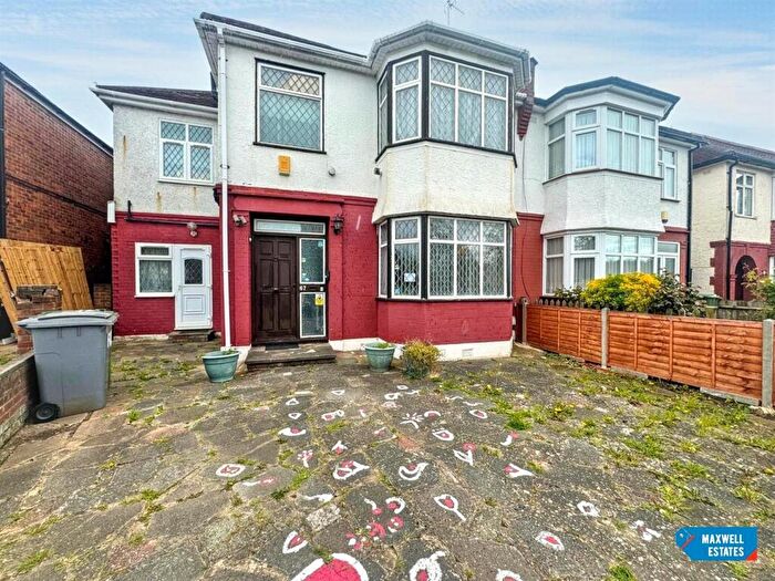 4 Bedroom Semi Detached House For Sale In Fryent Way, London, NW9