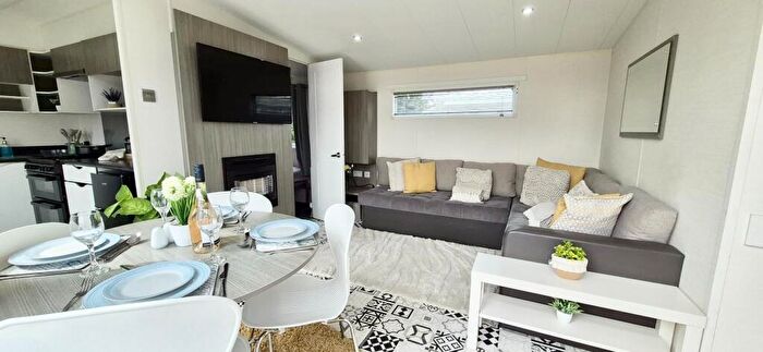 2 Bedroom Caravan For Sale In Ilfracombe, Devon, EX34