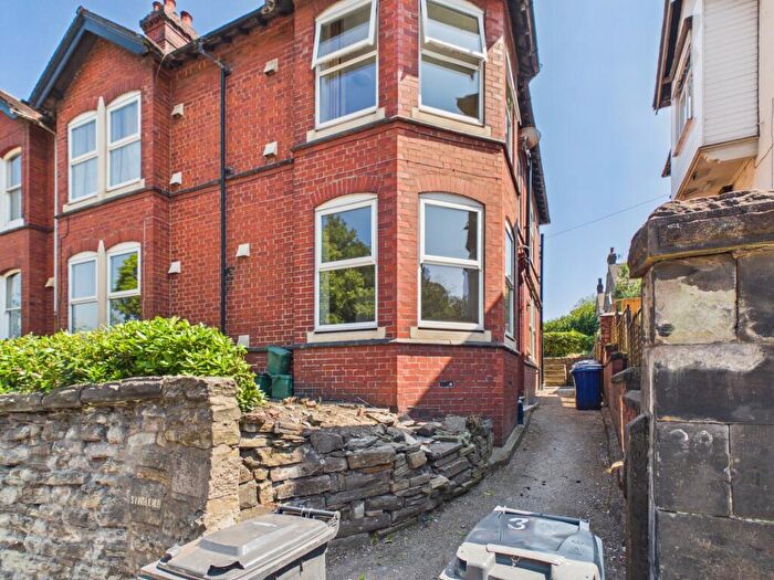 2 Bedroom Flat To Rent In Porthill Bank, Newcastle-under-Lyme, ST5
