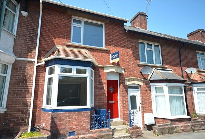 2 Bedroom Terraced House For Sale In Chudleigh Road, Exeter, Devon, EX2