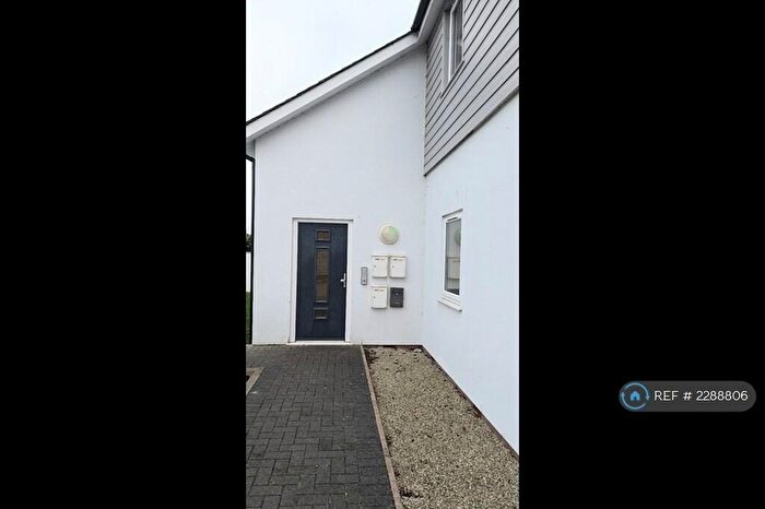 2 Bedroom Flat To Rent In Bovemoors Lane, Exeter, EX2