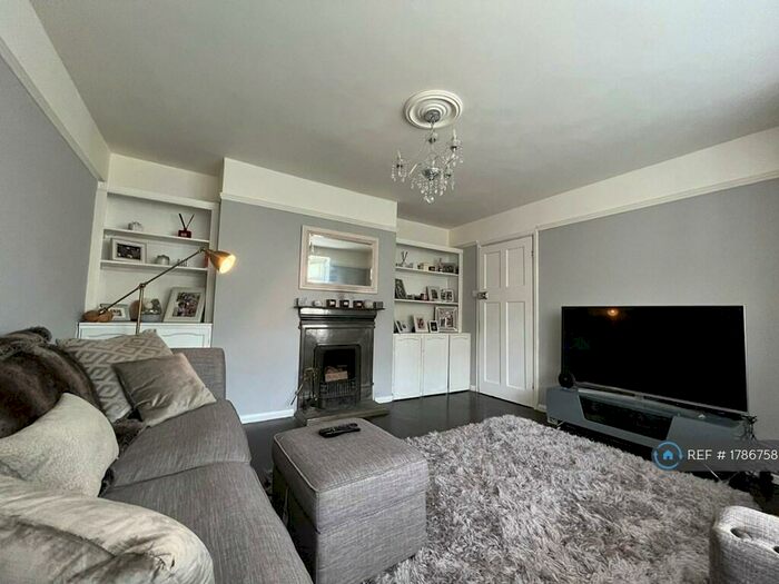 3 Bedroom Terraced House To Rent In Norcot Road, Tilehurst, Reading, RG30